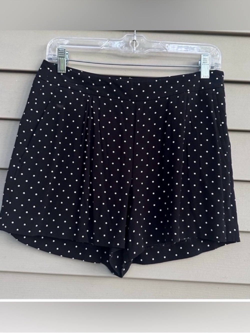 Polka dot shorts Loft pleats Sz 2